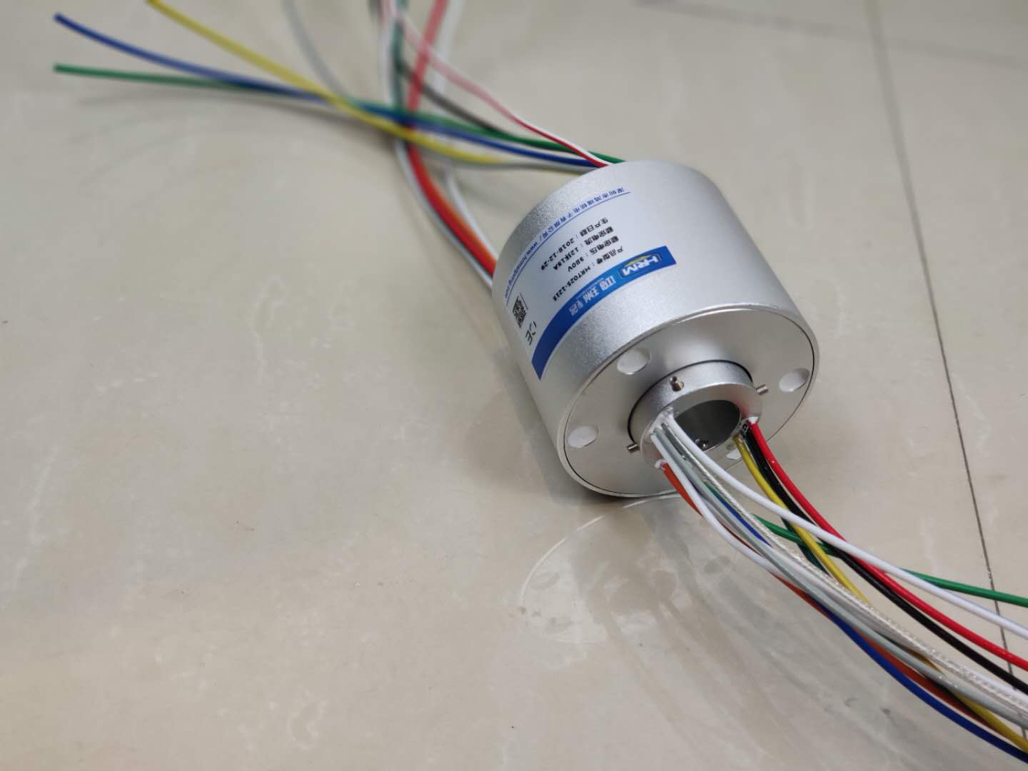 軍用導電滑環(huán)有什么工作原理？